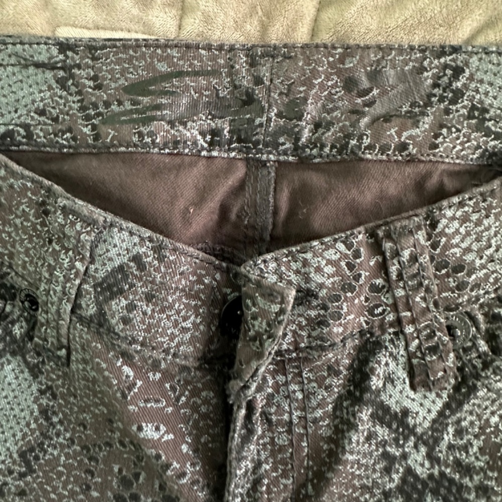 Seven7 Snake Skin Print Skinny Jeans Size 28 ( size 6 ) - Picture 7 of 9